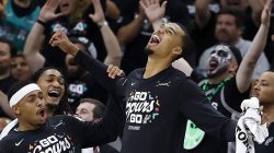 Wembanyama shines as Spurs and Knicks win in play-offs