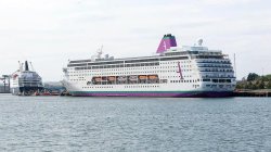 More than 1,000 passengers held on cruise after gastrointestinal illness outbreak