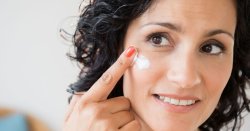 'Skin tightening' Estée Lauder cream drops down to £5 in M&S skincare gift set