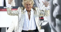 Rod Stewart welcomes adorable new addition to the family