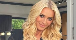 Tess Daly flashes wedding ring after split as Vernon Kay makes heartfelt gesture