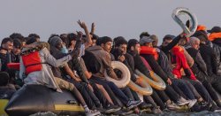 Migration chaos as Keir Starmer's plan destroyed by French unions