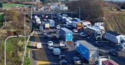 M60 and M42 LIVE: Two major UK motorways closed as drivers stuck in freezing weather
