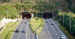 Tragedy as 2 dead and 4 seriously injured after horror 3-vehicle crash at busy UK tunnel