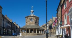 Iconic fashion brand with 114 UK stores opens in pretty little market town