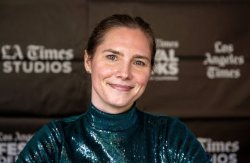 Amanda Knox vows 'not to let the bullies win' as she defends Edinburgh Fringe comedy show
