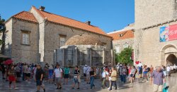 Most overcrowded city in Europe has 30 times more tourists than locals — full list