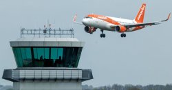 EasyJet issues 'jet fuel supply' message to passengers with July holidays