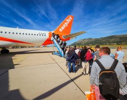 EasyJet '48-hour rule' for passengers with medical conditions to get 'free extra bag'