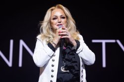 Reason for Bonnie Tyler’s husky voice and 9 other things you need to know about singer