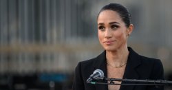 Royal Family LIVE: Meghan Markle in ‘panic mode’ unless there's 'miracle' before key date