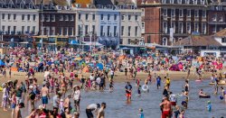 UK heatwave: Amber heat health alert issued as temperatures set to soar to 38C